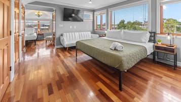 4 chambres, fer et planche à repasser, Wi-Fi, draps fournis