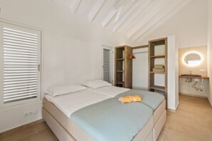 8 室のベッドルーム、アイロン / アイロン台、旅行用ベビーベッド、WiFi (無料)