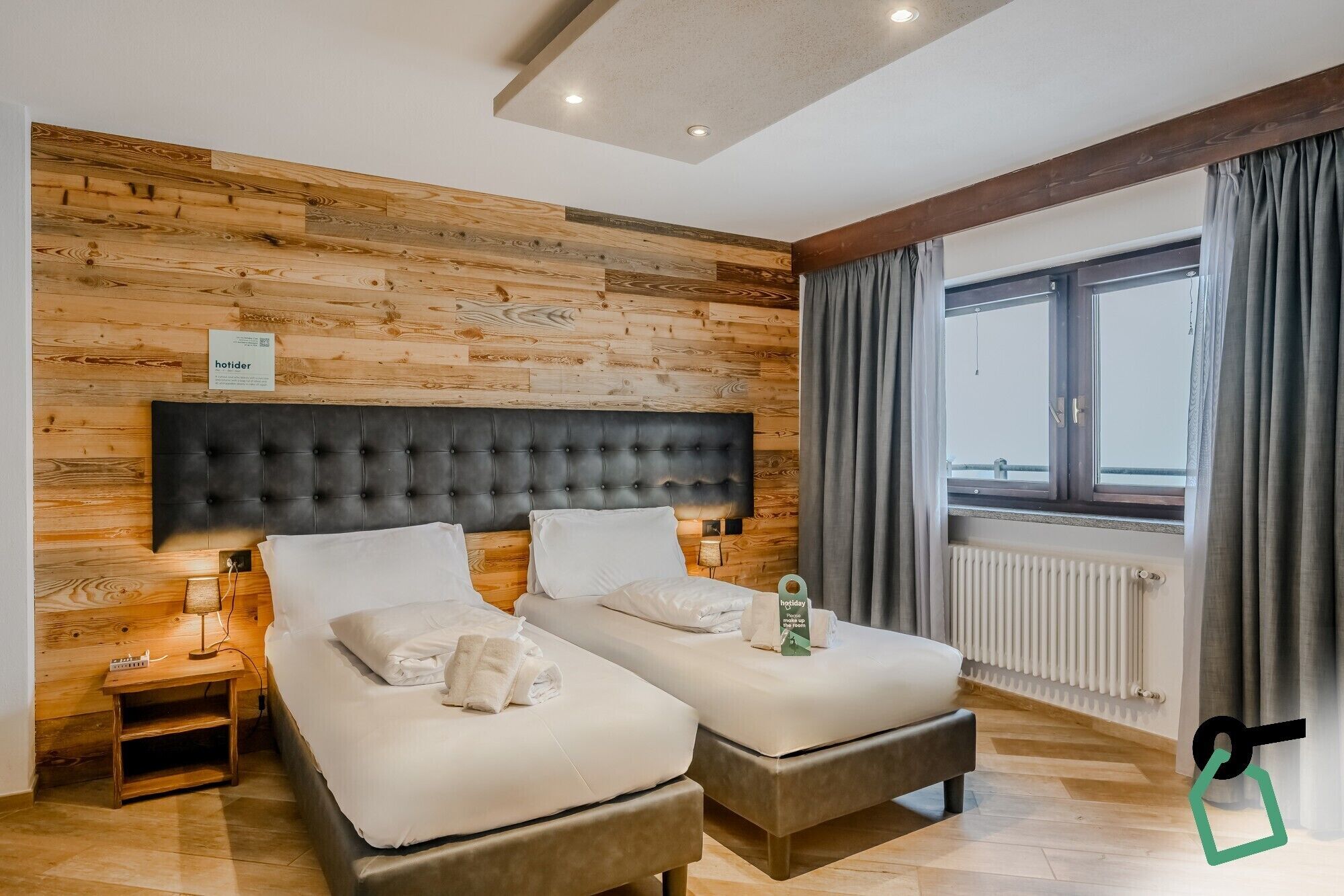 Double Room | In-room safe, cribs/infant beds, bed sheets