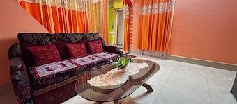 The Sun-Beam Retreat - 2-bedroom apartment in Siliguri with AC, WiFi