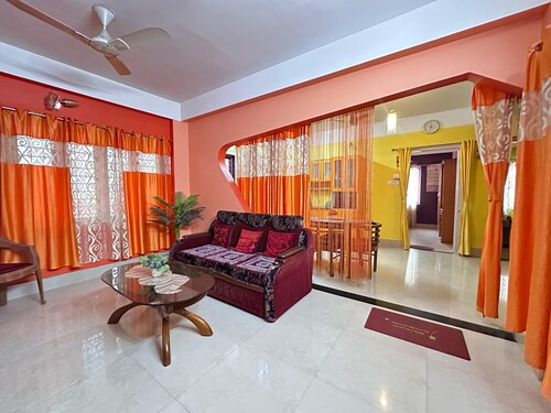 The Sun-Beam Retreat - 2-bedroom apartment in Siliguri with AC, WiFi