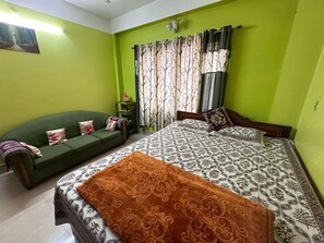 2 makuuhuonetta, silitysrauta/-lauta, Wi-Fi