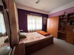 2 slaapkamers, een strijkplank/strijkijzer, wifi