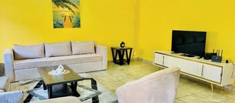  Beautiful 3 Bedroom Apartment in Montée Jouvence - Comfort & Amenities Included