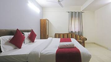Deluxe Double or Twin Room, Balcony, City View | Egyptian cotton sheets, premium bedding, down comforters