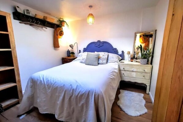 1 bedroom, iron/ironing board, travel cot, free WiFi - Gorgeous apartment near Bournemouth Beach (Boscombe)