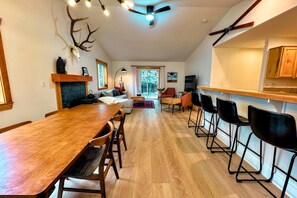 Interior - Cozy 3BR/2BA Family Retreat in Driggs (Driggs)
