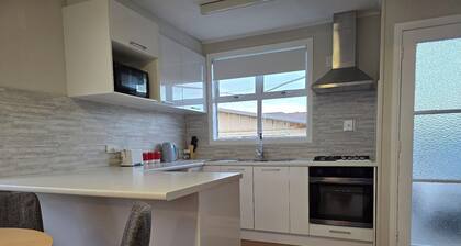 Charming 3-bedroom house in Papakura 20min from Airport