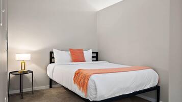 1 多间卧室、熨斗/熨衣板、WiFi、床单