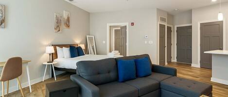 Schreibtisch, Bügeleisen/Bügelbrett, WLAN, Bettwäsche