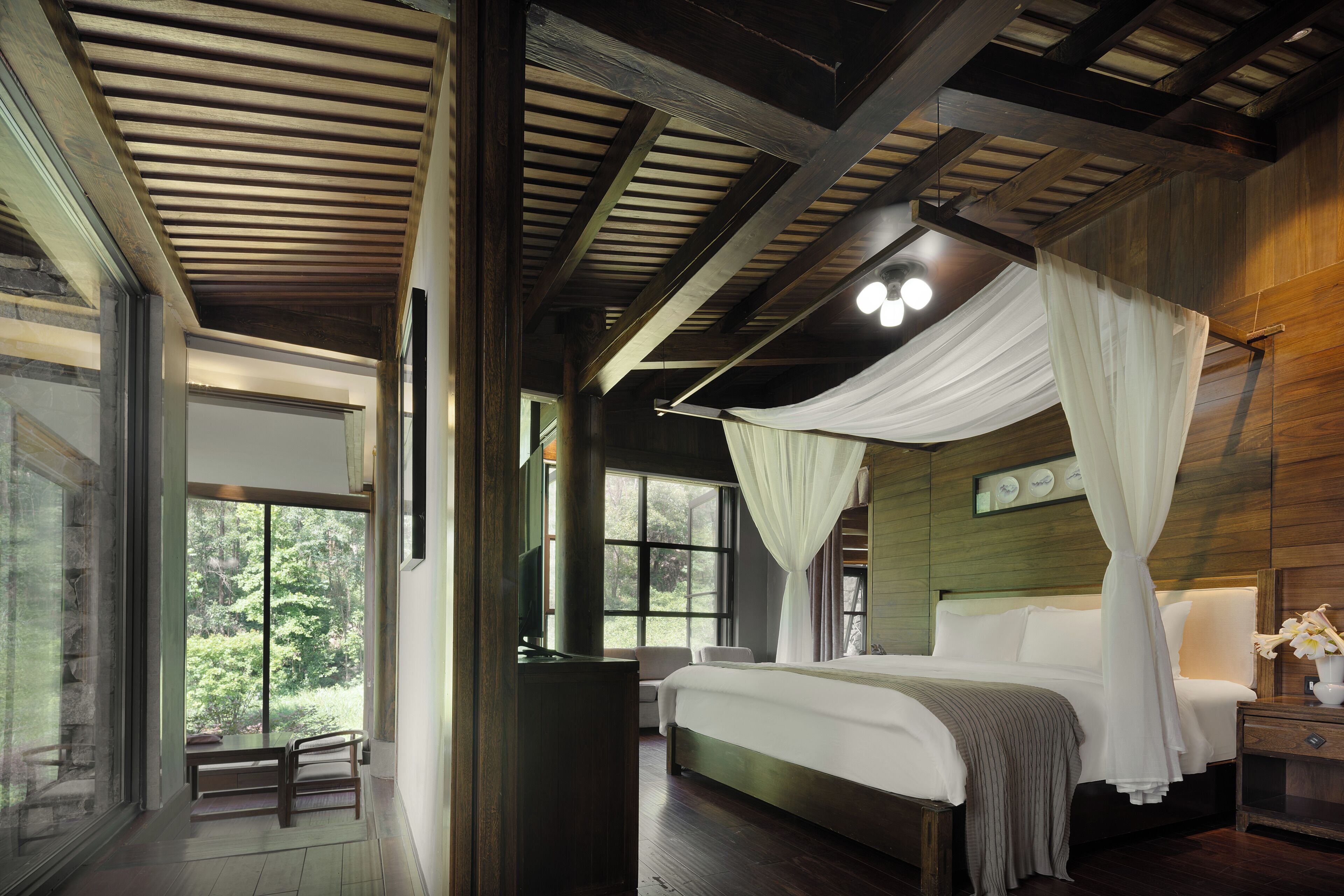 Grand House | Peralatan tempat tidur premium, gebar bulu kapas, busa memori, bar mini 