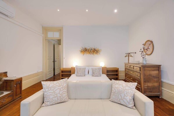 4 bedrooms, iron/ironing board, travel crib, WiFi