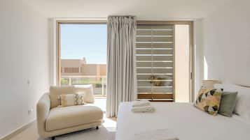 4 bedrooms, iron/ironing board, travel cot, WiFi