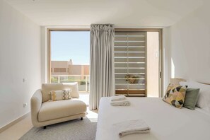 4 chambres, fer et planche à repasser, lit parapluie, Wi-Fi