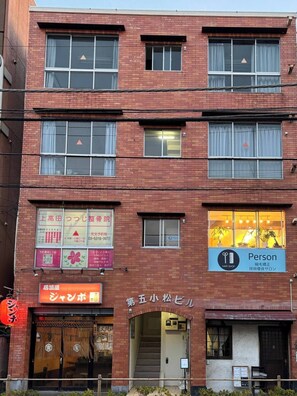 Exterior detail - 2 Units in 1 Listing near Nakano Broadway (Nakano City)