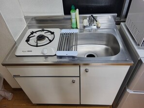 Fridge, microwave, stovetop, coffee/tea maker - 2 Units in 1 Listing near Nakano Broadway (Nakano City)