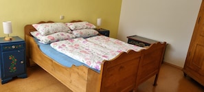 2 bedrooms, iron/ironing board, travel crib, free WiFi
