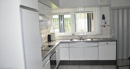 Charming Belgian Getaway, vakantiewoning in Oudsbergen - 3 Bedrooms & Garden