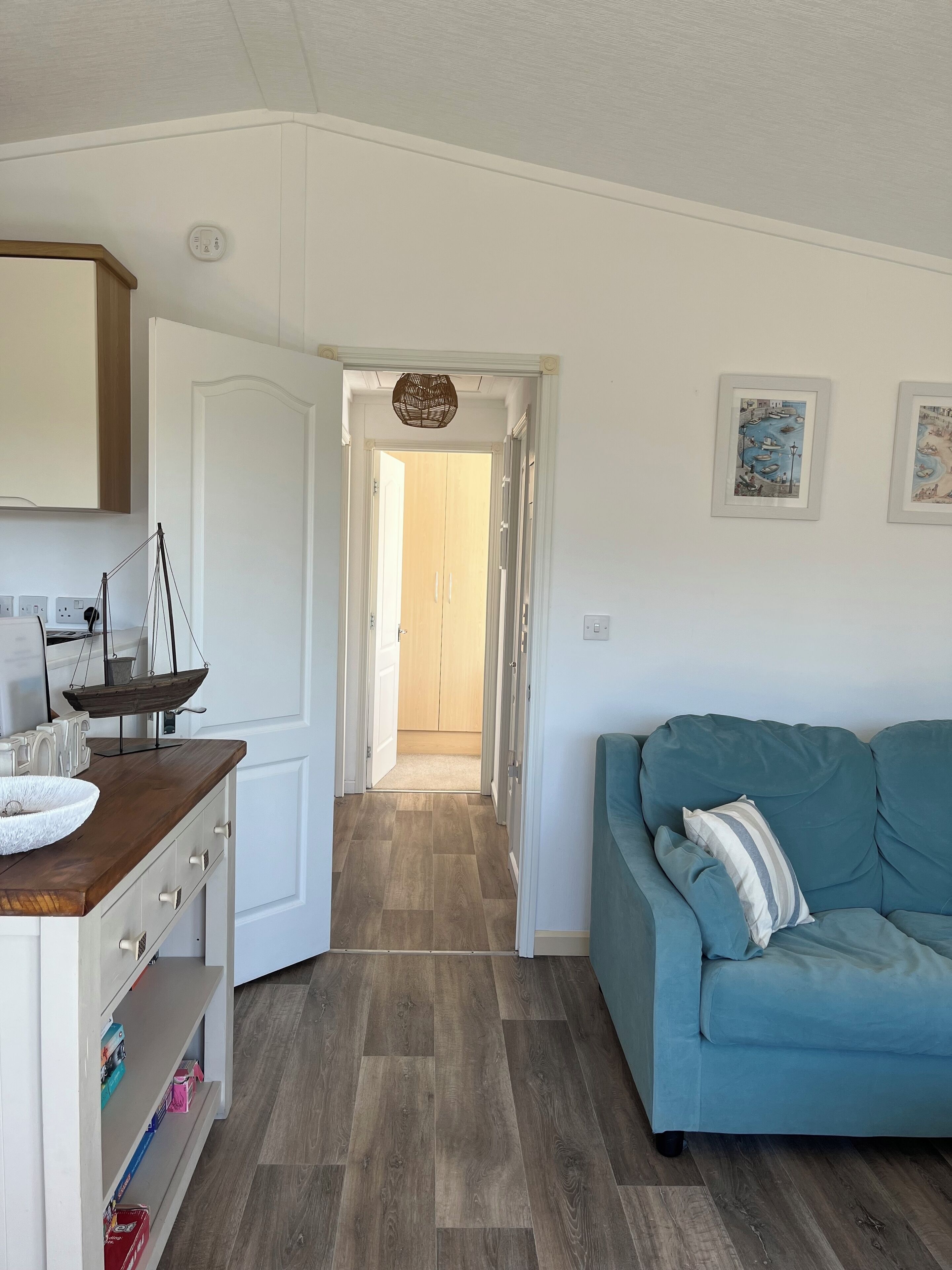 Cornish Coastal Lodge With Hot Tub. 2 Bedrooms And Just Steps To The Coast. - Tintagel