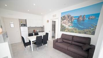 Family Apartment (Perez 3) | Living area