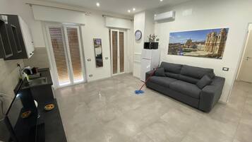 Family Suite (Bergamo 2 - via Bergamo 61) | Living area