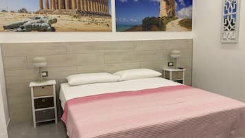 Family Suite (Bergamo 1 - via Bergamo 61) | In-room safe, desk, blackout drapes, soundproofing