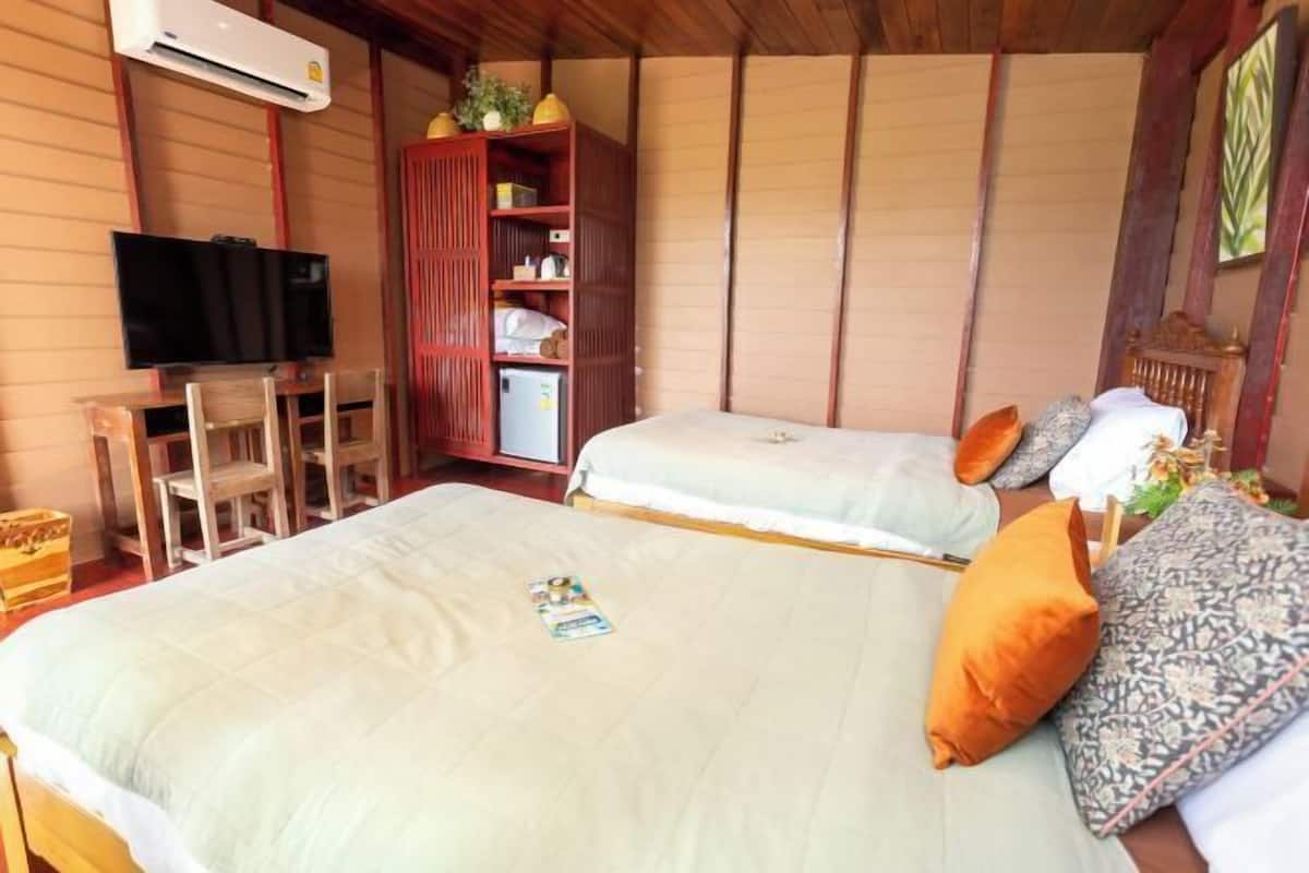 Desk, bed sheets