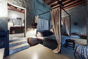 5 bedrooms, iron/ironing board, WiFi, bed sheets - Villa Wirnica – Luxury Historic Villa with Private Pool on Lake Como (Garlate) (Garlate)