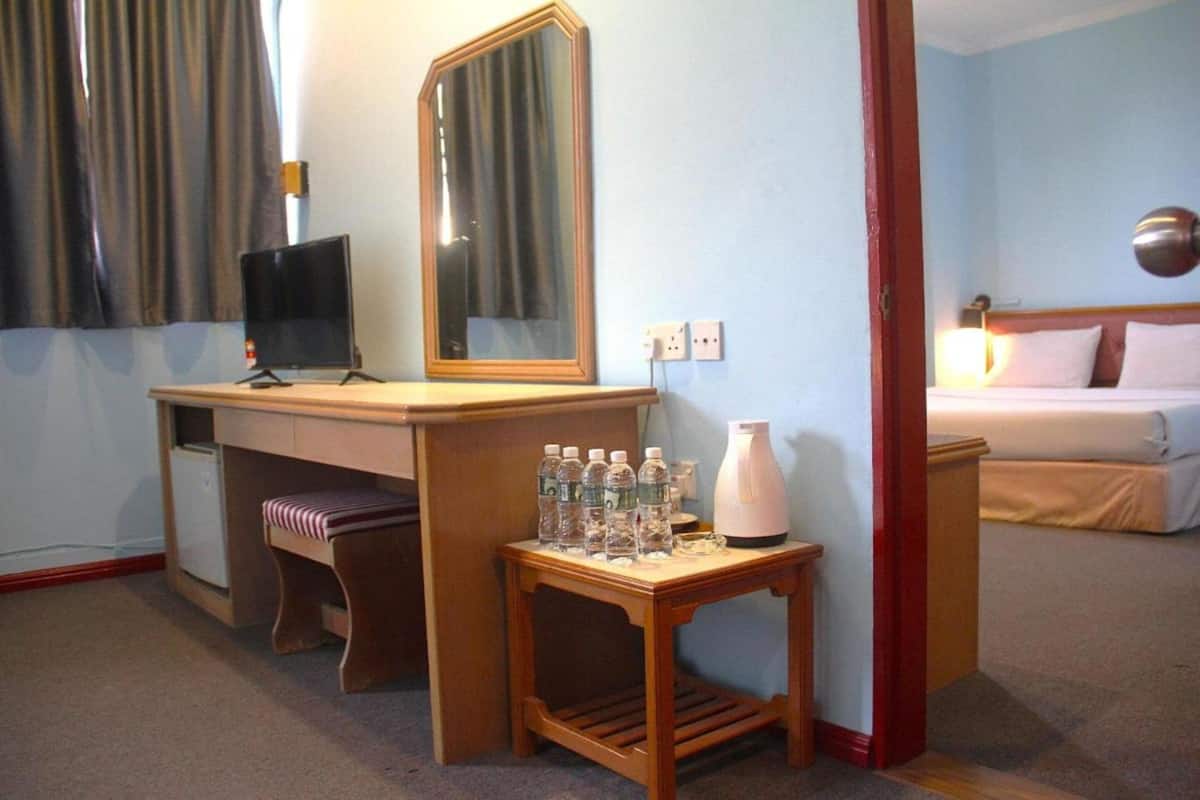 Family Room, 2 Double Beds | Free WiFi, bed sheets
