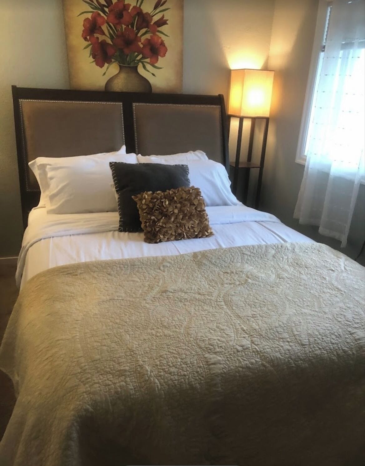 Comfort Apartment 1 Bedroom (full bathroom and kitchen) | Egyptian cotton sheets, premium bedding, down comforters, pillowtop beds