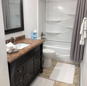 Family Oda, 1 Yatak Odası, Sigara İçilmez, Mutfak | Mısır pamuklu çarşaf takımı, kaliteli yatak takımı, kuştüyü yorgan 