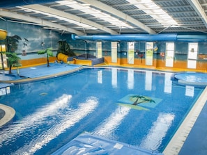 Piscina interna, piscina externa