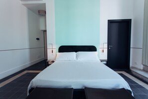 Panoramic room, with balcony and terrace, city view | Memory foam-madrasser och minibar med vissa gratis produkter