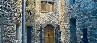 Le Bastion 15 guests, 5 suite, 5 baths, AC