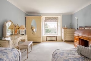 3 bedrooms, iron/ironing board, WiFi