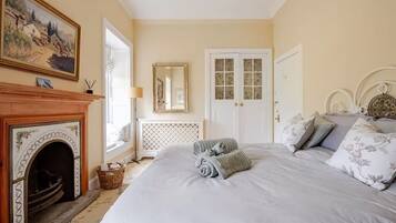 3 bedrooms, iron/ironing board, WiFi