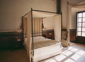 Wifi gratis y ropa de cama