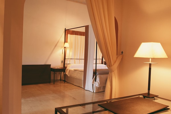 Suite – junior | Wi-fi (inkludert) og sengetøy