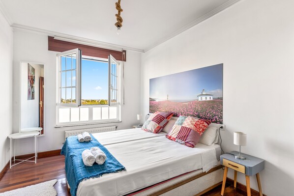 3 bedrooms, iron/ironing board