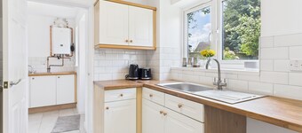 Spacious 3-Bed Home Near M6 & Wolverhampton City