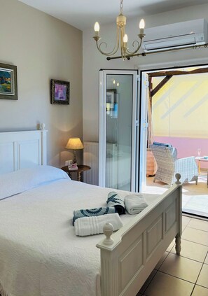 4 室のベッドルーム、アイロン / アイロン台、WiFi (無料)、ベッドシーツ