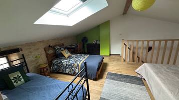 2 slaapkamers, een strijkplank/strijkijzer, wifi, beddengoed