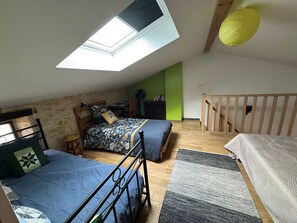 2 dormitorios, tabla de planchar con plancha, wifi y ropa de cama