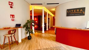 Reception - Literal Hostel (Madrid)