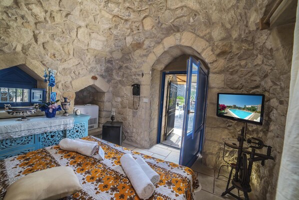 Honeymoon Villa, Multiple Bedrooms (Tenuta Apollonio Pool & Relax) | 1 bedroom, WiFi, bed sheets