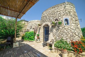 Fachada de la propiedad