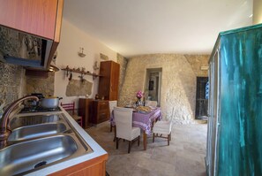 Villa familiar, varias habitaciones (Tenuta Apollonio Pool & Relax) | Restaurantes