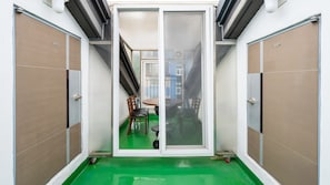 Habitació bàsica, 1 dormitori (Room B-302 (Spa/ BBQ)) | 1 dormitori i wifi gratuïta