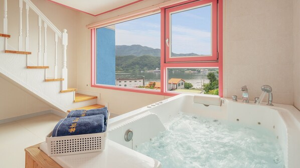 Basic Room, 1 Bedroom (Room A-301 (Spa/ BBQ)) | 1 bilik tidur, Wi-fi percuma 