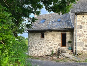 Exterior - Holiday Home 'Le Chant Du Grillon' with Wi-Fi (Le Nayrac)